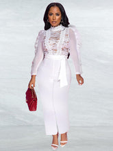 Einteiliger Jumpsuit mit langen Ärmeln und Spitze